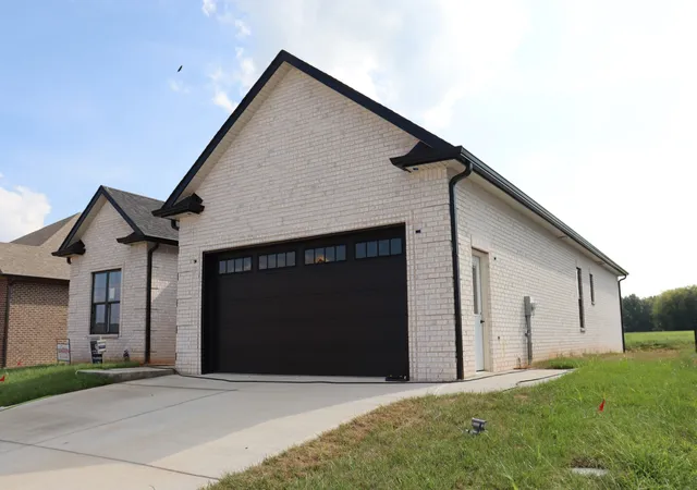 Photo 3 of Single family home for sale at 221 Harvest Moon Dr, Clarksville, TN 37043 | MLS# 3242194 | Listing updated on 2026-09-08