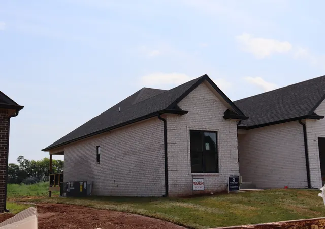 Photo 3 of Single family home for sale at 221 Harvest Moon Dr, Clarksville, TN 37043 | MLS# 3242194 | Listing updated on 2026-09-08