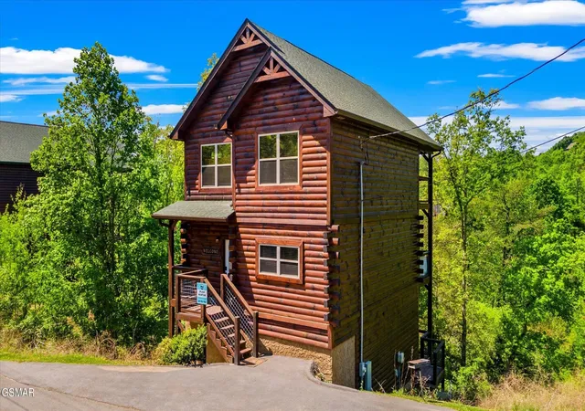 Photo 1 of Single family home for sale at 2243 Wingspan Dr, Sevierville, TN 37876 | MLS# 3278244 | Listing updated on 2026-09-11