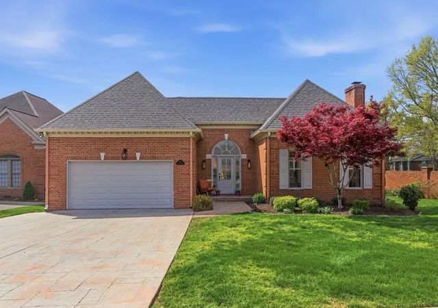 Photo 2 of Single family home for sale at 100 Carriage Way, Hendersonville, TN 37075 | MLS# 3242335 | Listing updated on 2026-09-12
