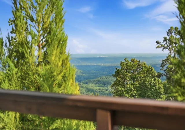 Photo 3 of Single family home for sale at 8008 Mountain Laurel Trl, Signal Mountain, TN 37377 | MLS# 3242348 | Listing updated on 2026-10-01