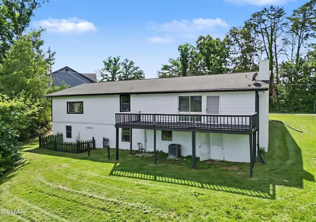 Photo 1 of Single family home for sale at 3113 Noland Dr, Pigeon Forge, TN 37863 | MLS# 3302219 | Listing updated on 2026-09-11