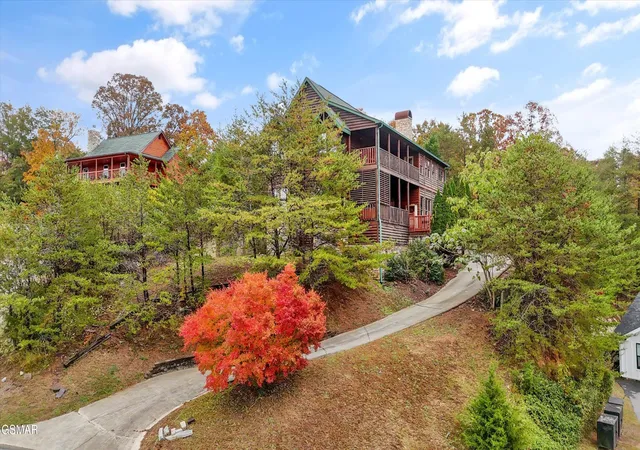 Photo 2 of Single family home for sale at 2818 Seth Rd, Pigeon Forge, TN 37863 | MLS# 3544458 | Listing updated on 2026-09-11