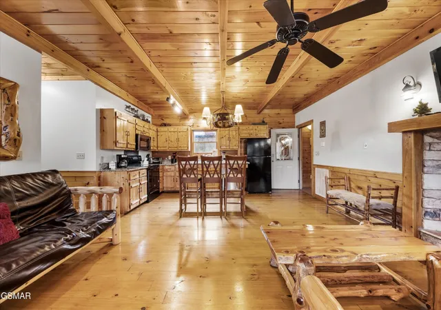 Photo 4 of Single family home for sale at 2818 Seth Rd, Pigeon Forge, TN 37863 | MLS# 3544458 | Listing updated on 2026-09-11
