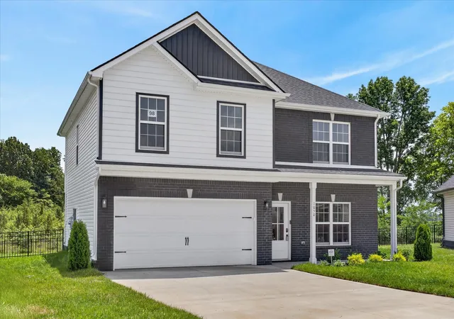 Photo 3 of Single family home for sale at 1050 Vendue Ave, Clarksville, TN 37042 | MLS# 3242734 | Listing updated on 2026-09-10