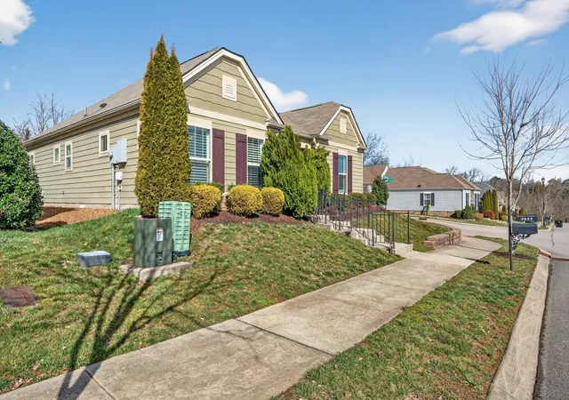 Photo 2 of Single family home for sale at 2633 Conti Dr, Columbia, TN 38401 | MLS# 3309454 | Listing updated on 2026-10-28