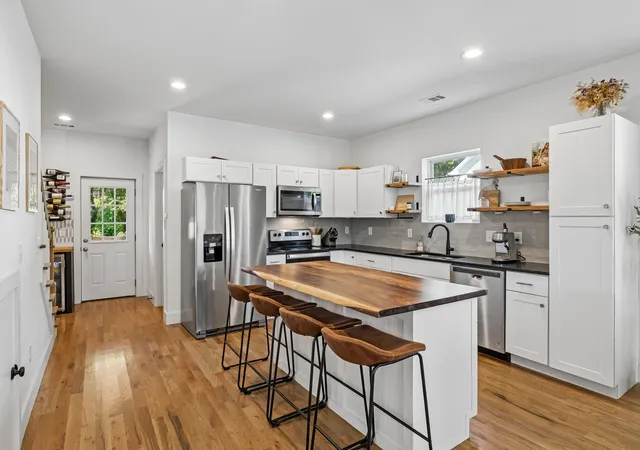 Photo 3 of Single family home for sale at 430a Hadleys Bnd Blvd, Old Hickory, TN 37138 | MLS# 3244620 | Listing updated on 2026-09-27