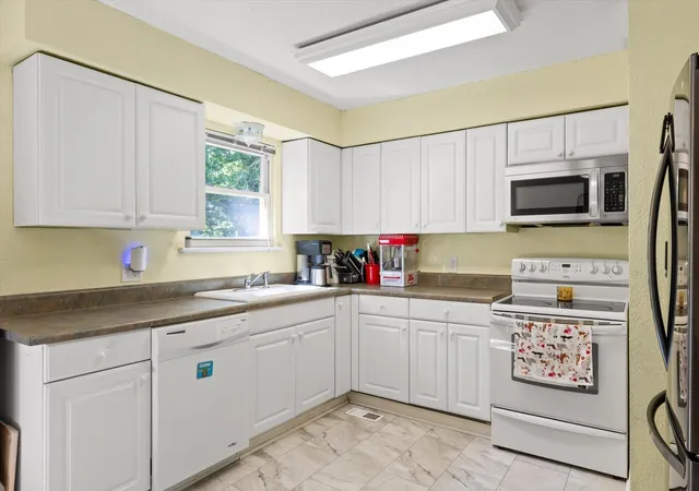 Photo 3 of Single family home for sale at 414 Northmont Rd, Hixson, TN 37343 | MLS# 3243034 | Listing updated on 2026-09-11