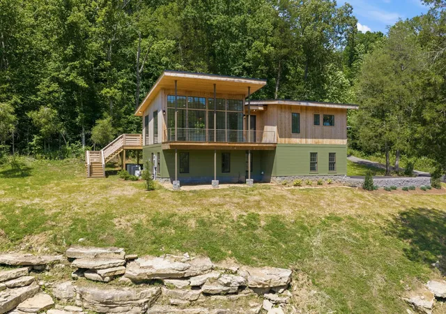 Photo 3 of Single family home for sale at 1075 Dog Crk Rd, Kingston Springs, TN 37082 | MLS# 3243480 | Listing updated on 2026-09-14