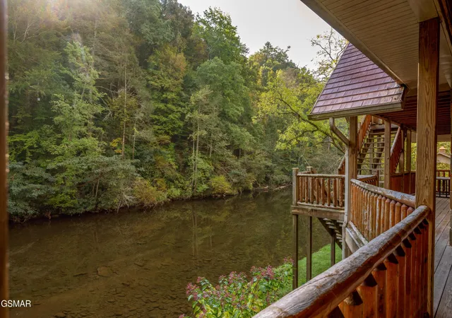 Photo 2 of Single family home for sale at 4273 Pittman Ctr Rd, Sevierville, TN 37876 | MLS# 3510537 | Listing updated on 2026-09-21