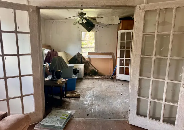 Photo 4 of Single family home for sale at 109 S Elm St, Hopkinsville, KY 42240 | MLS# 3243483 | Listing updated on 2026-09-10