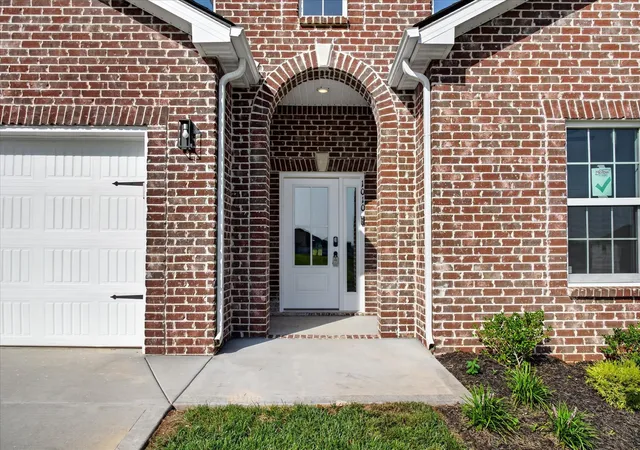 Photo 3 of Single family home for sale at 1010 Vendue Ave, Clarksville, TN 37042 | MLS# 3243714 | Listing updated on 2026-09-12
