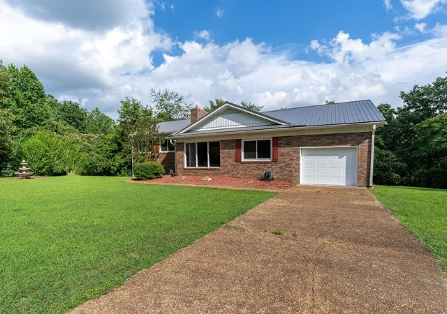 Photo 3 of Single family home for sale at 159 Mindy Dr, Waynesboro, TN 38485 | MLS# 3246826 | Listing updated on 2026-09-17