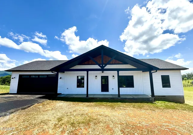 Photo 1 of Sale Pending at 3016 Easy Going Ln, Newport, TN 37821 | MLS# 3591619 | Listing updated on 2026-09-23