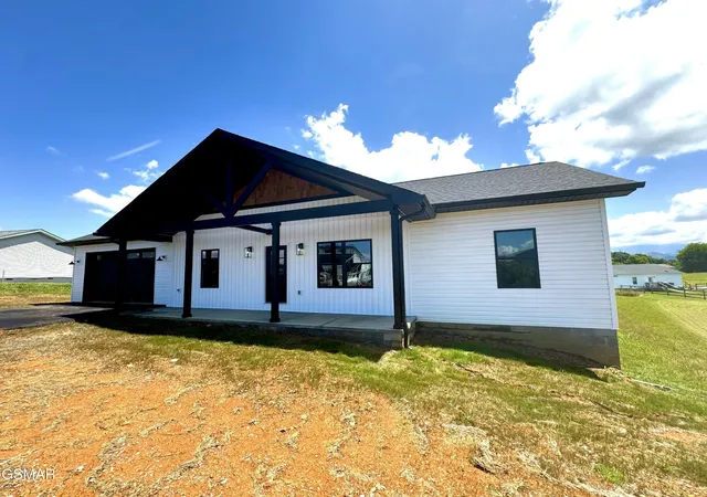 Photo 2 of Sale Pending at 3016 Easy Going Ln, Newport, TN 37821 | MLS# 3591619 | Listing updated on 2026-09-23