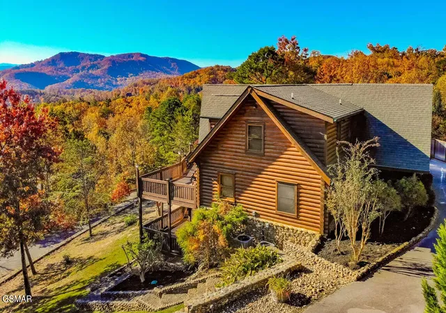 Photo 3 of Mansion for sale at 27482738 Cats Paw Ln #2748MAINHOUSE2738GUEST, Sevierville, TN 37862 | MLS# 3591620 | Listing updated on 2026-09-14