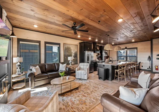 Photo 4 of Single family home for sale at 292 Rambling Crk Way, Sevierville, TN 37862 | MLS# 3510536 | Listing updated on 2026-09-11