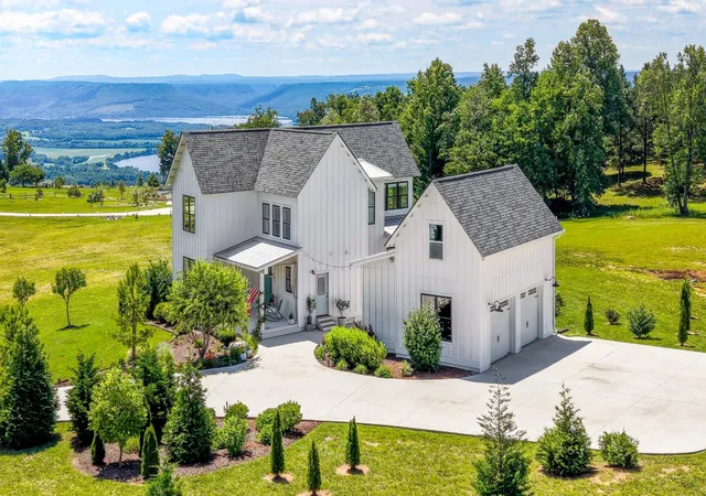 Photo 1 of Single family home for sale at 182 Little Owl Ln, Jasper, TN 37347 | MLS# 3262643 | Listing updated on 2026-09-11