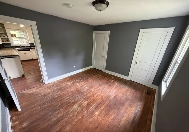 Photo 4 of Single family home for sale at 165 W Walnut St, Erin, TN 37061 | MLS# 3268584 | Listing updated on 2026-10-26