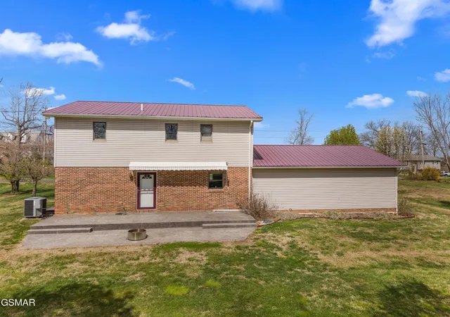 Photo 4 of Single family home for sale at 1692 Old Shiloh Rd, Greeneville, TN 37745 | MLS# 3299381 | Listing updated on 2026-09-11