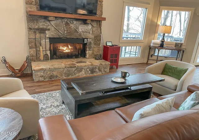 Photo 4 of Single family home for sale at 1924 E Arolla Ct, Gatlinburg, TN 37738 | MLS# 3591623 | Listing updated on 2026-09-14