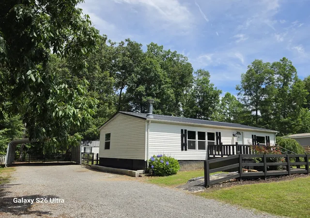 Photo 3 of Manufactured home for sale at 1361 Lakeshore Dr, Beechgrove, TN 37018 | MLS# 3251544 | Listing updated on 2026-09-15