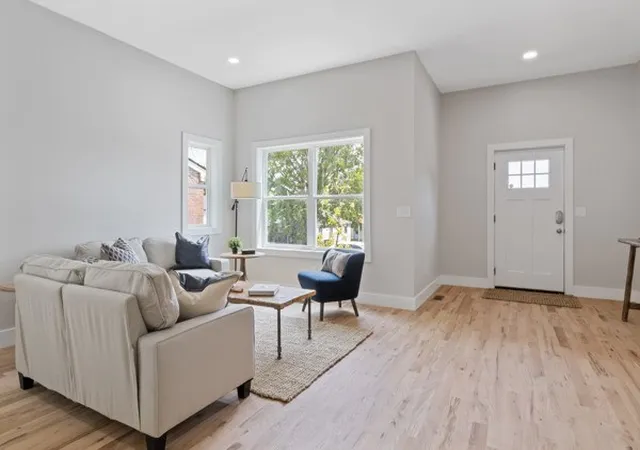 Photo 4 of Townhouse for sale at 2409b 14th Avenue N, Nashville, TN 37208 | MLS# 3245008 | Listing updated on 2026-09-15