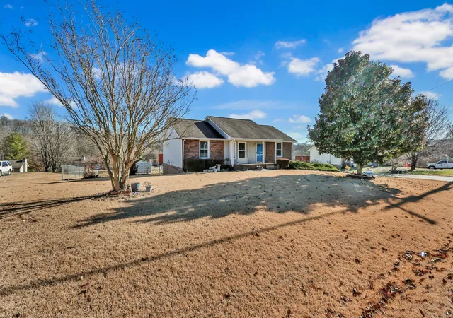 Photo 1 of Single family home for sale at 1412 Mcclardy Rd, Clarksville, TN 37042 | MLS# 3245087 | Listing updated on 2026-10-27