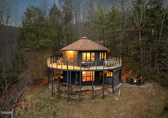 Photo 1 of Single family home for sale at 3709 Eagle Lane, Gatlinburg, TN 37738 | MLS# 3523783 | Listing updated on 2026-09-11