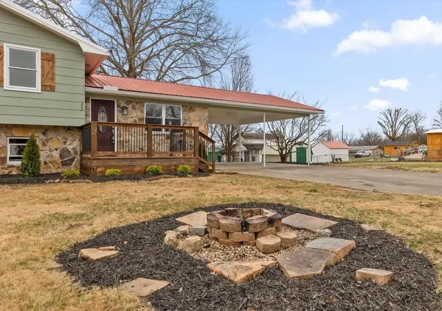 Photo 3 of Single family home for sale at 302 Locust St, Englewood, TN 37329 | MLS# 3245343 | Listing updated on 2026-09-10