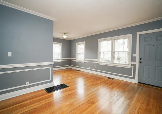 Photo 2 of Multi family home for sale at 1322 Dallas Rd, Chattanooga, TN 37405 | MLS# 3245409 | Listing updated on 2026-10-09