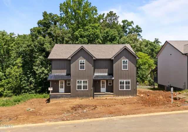 Photo 1 of Sale Pending at 911 Lacy Ct, Sevierville, TN 37862 | MLS# 3253646 | Listing updated on 2026-09-11
