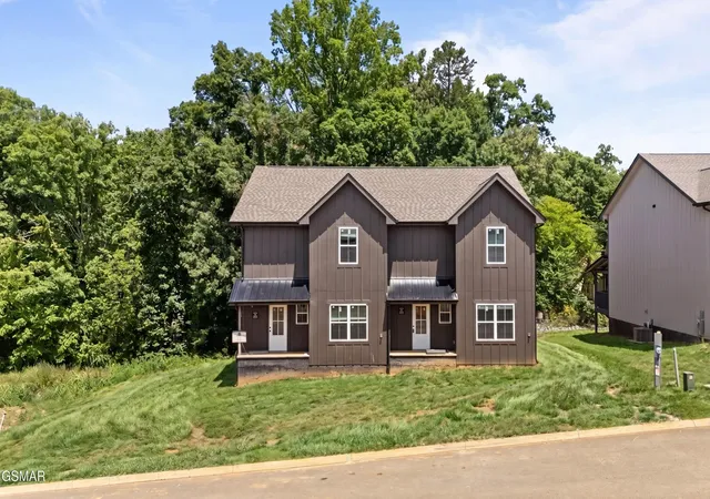 Photo 2 of Sale Pending at 913 Lacy Ct, Sevierville, TN 37862 | MLS# 3253647 | Listing updated on 2026-09-11