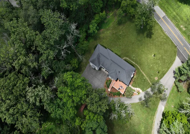Photo 4 of Single family home for sale at 873 Forest Acres Dr, Nashville, TN 37220 | MLS# 3248546 | Listing updated on 2026-09-12