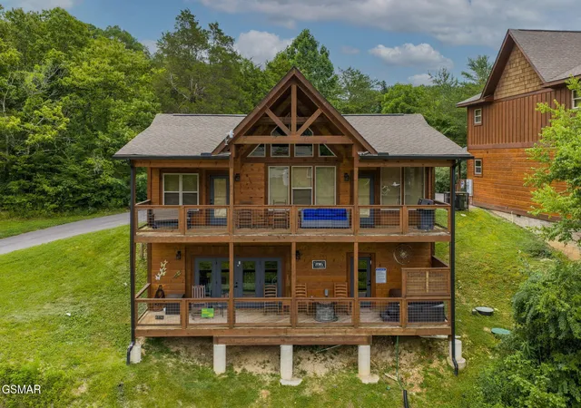 Photo 1 of Single family home for sale at 4442 Shangrila Way, Sevierville, TN 37876 | MLS# 3264198 | Listing updated on 2026-09-11