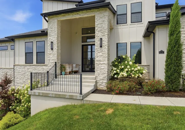 Photo 2 of Single family home for sale at 6132 Lookaway Cir, Franklin, TN 37067 | MLS# 3251868 | Listing updated on 2026-09-11