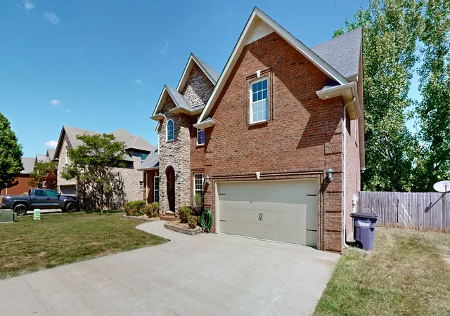 Photo 3 of Single family home for sale at 309 Retriever Ct, Clarksville, TN 37043 | MLS# 3246069 | Listing updated on 2026-09-21