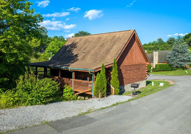 Photo 4 of Single family home for sale at 1810 Trout Way, Sevierville, TN 37862 | MLS# 3306757 | Listing updated on 2026-09-11