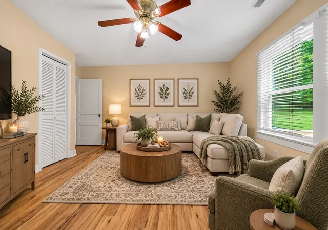 Photo 2 of Single family home for sale at 266 Denny Rd, Clarksville, TN 37043 | MLS# 3246561 | Listing updated on 2026-10-11