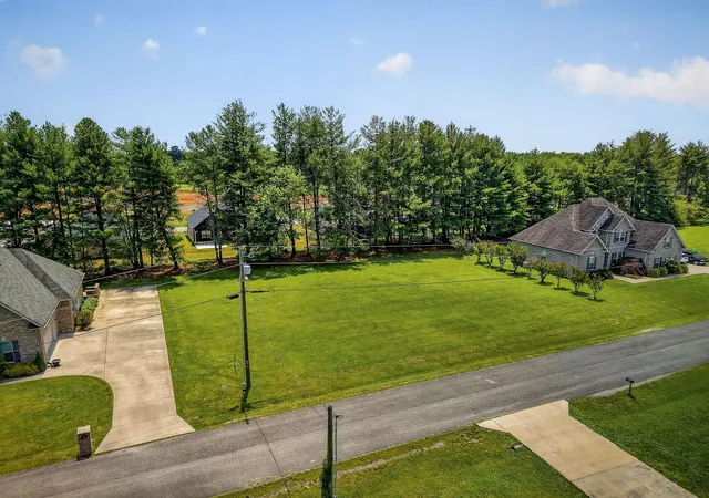 Photo 3 of Single family home for sale at 139 Chestnut Oak Ave, Smithville, TN 37166 | MLS# 3246693 | Listing updated on 2026-10-08