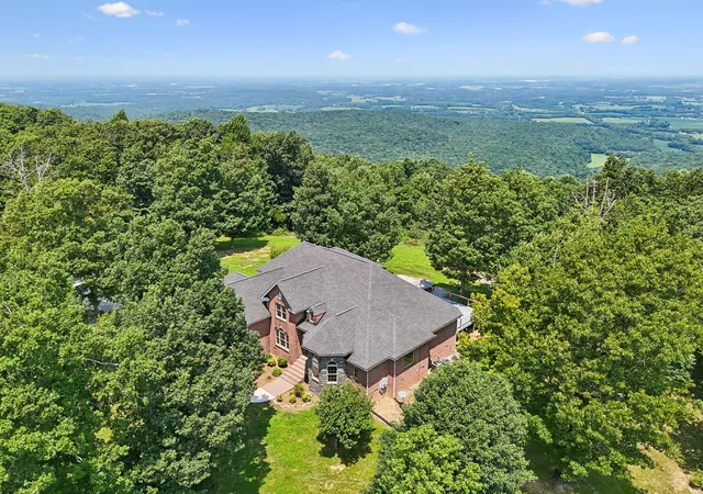 Photo 3 of Single family home for sale at 231 Point Dr, Belvidere, TN 37306 | MLS# 3246718 | Listing updated on 2026-10-07