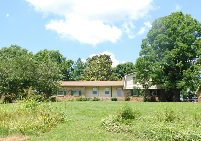 Single family home for sale at 319 Harsh Ln, Castalian Springs, TN 37031 | MLS# 3246827