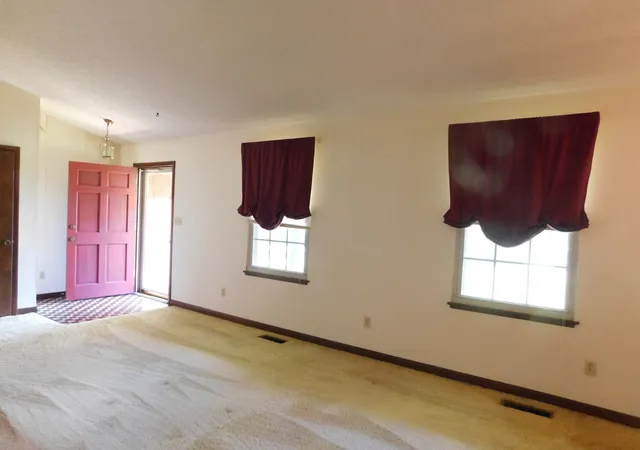 Photo 3 of Single family home for sale at 319 Harsh Ln, Castalian Springs, TN 37031 | MLS# 3246827 | Listing updated on 2026-09-23