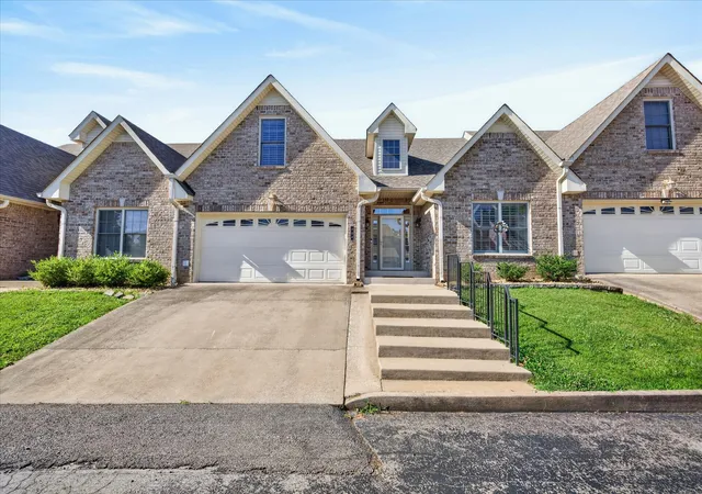 Photo 1 of Townhouse for sale at 404 Country Clb Ct #U3, Clarksville, TN 37043 | MLS# 3249019 | Listing updated on 2026-09-14