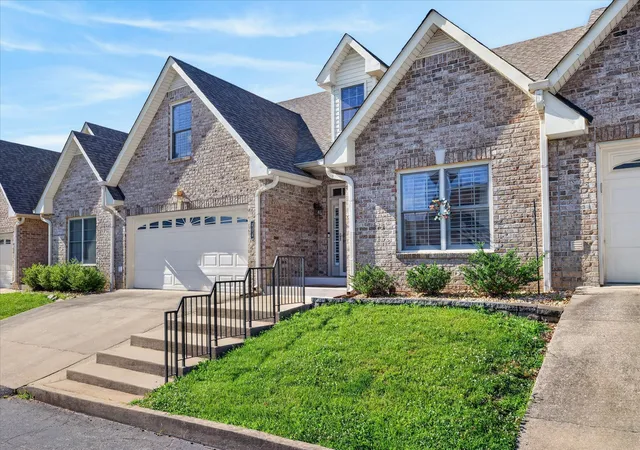 Photo 2 of Townhouse for sale at 404 Country Clb Ct #U3, Clarksville, TN 37043 | MLS# 3249019 | Listing updated on 2026-09-14