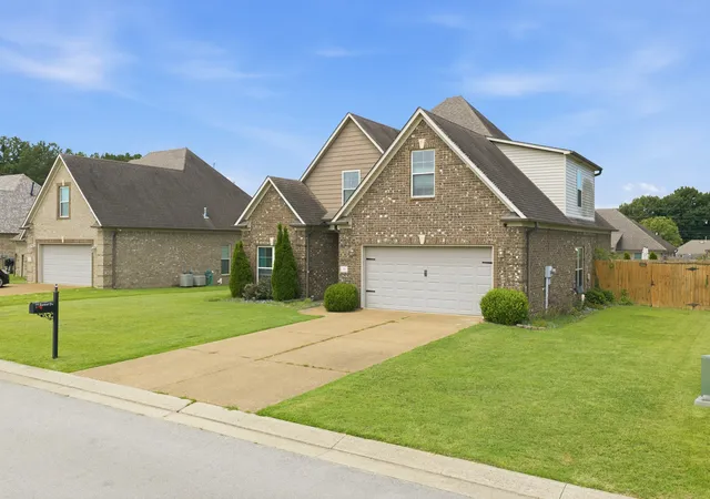Photo 3 of Single family home for sale at 19 Ezekial Dr, Jackson, TN 38305 | MLS# 3246985 | Listing updated on 2026-09-14