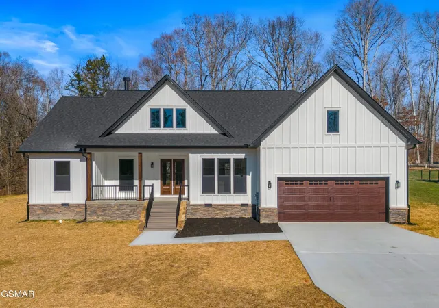 Photo 3 of Single family home for sale at 932 Bob O Dr, Dandridge, TN 37725 | MLS# 3591630 | Listing updated on 2026-09-24