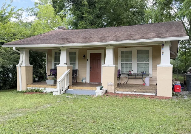Photo 1 of Single family home for sale at 16 Woodvale Ave, Chattanooga, TN 37411 | MLS# 3247068 | Listing updated on 2026-09-30