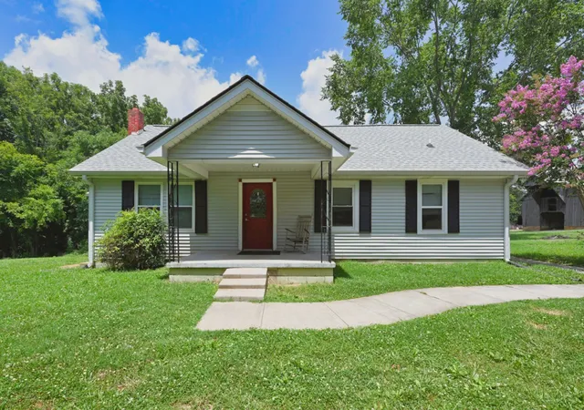 Photo 3 of Single family home for sale at 5658 Dividing Ridge Rd, Goodlettsville, TN 37072 | MLS# 3256251 | Listing updated on 2026-09-14