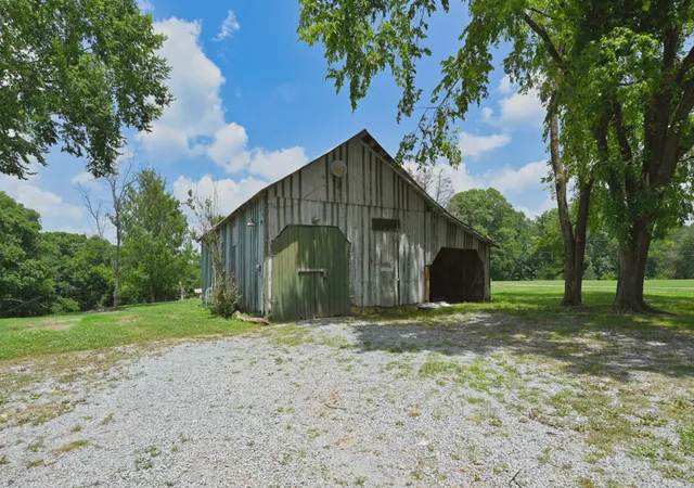 Photo 4 of Single family home for sale at 5658 Dividing Ridge Rd, Goodlettsville, TN 37072 | MLS# 3256251 | Listing updated on 2026-09-14